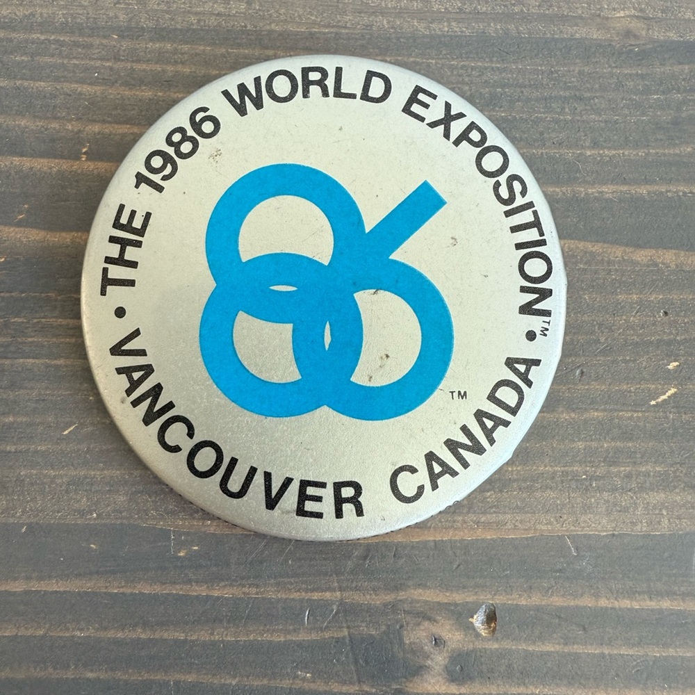 Vintage EXPO 86 button